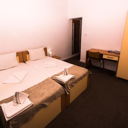 Manea Orsova Hotel Buitenkant foto