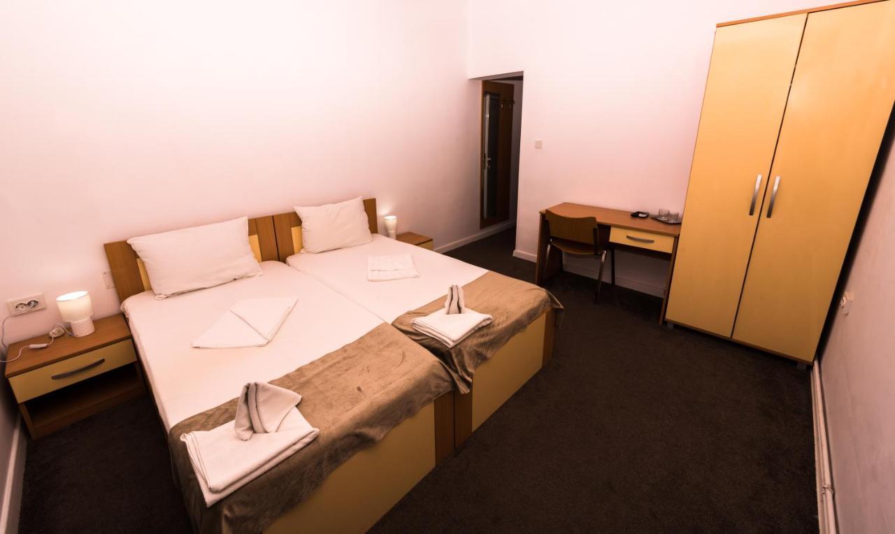 Manea Orsova Hotel Buitenkant foto