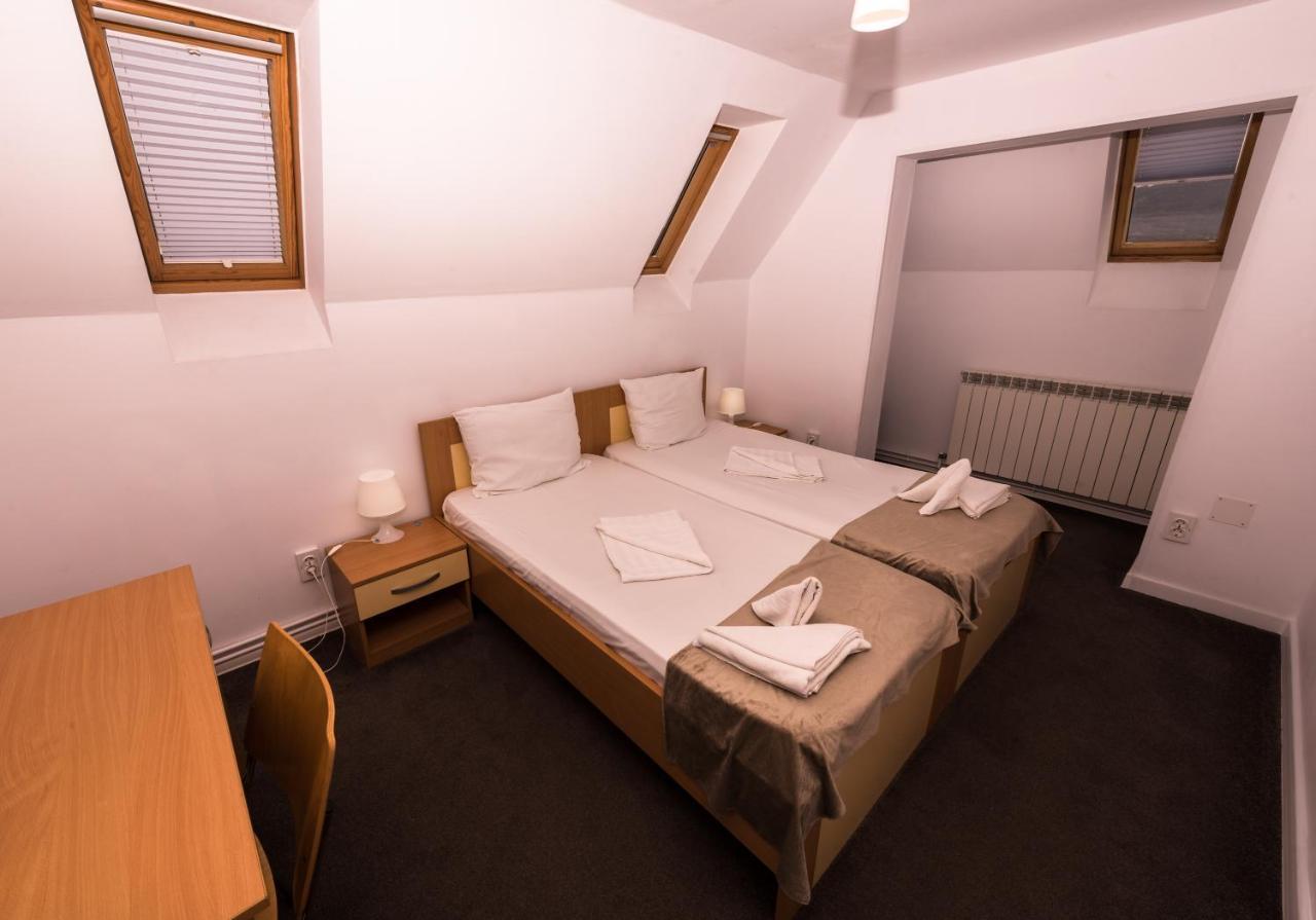 Manea Orsova Hotel Buitenkant foto