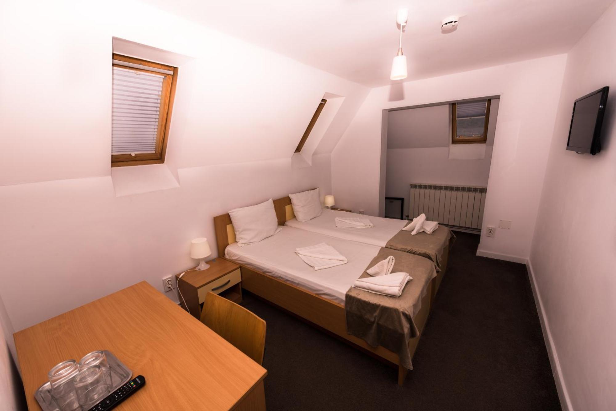 Manea Orsova Hotel Buitenkant foto