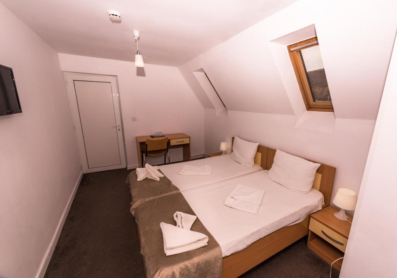 Manea Orsova Hotel Buitenkant foto