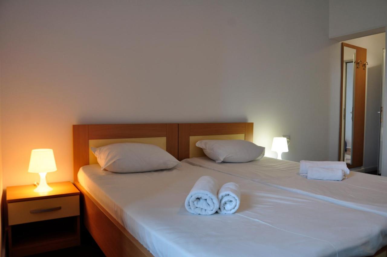 Manea Orsova Hotel Buitenkant foto