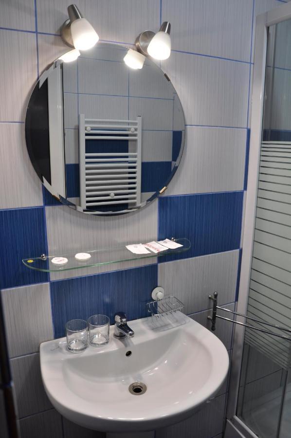 Manea Orsova Hotel Buitenkant foto