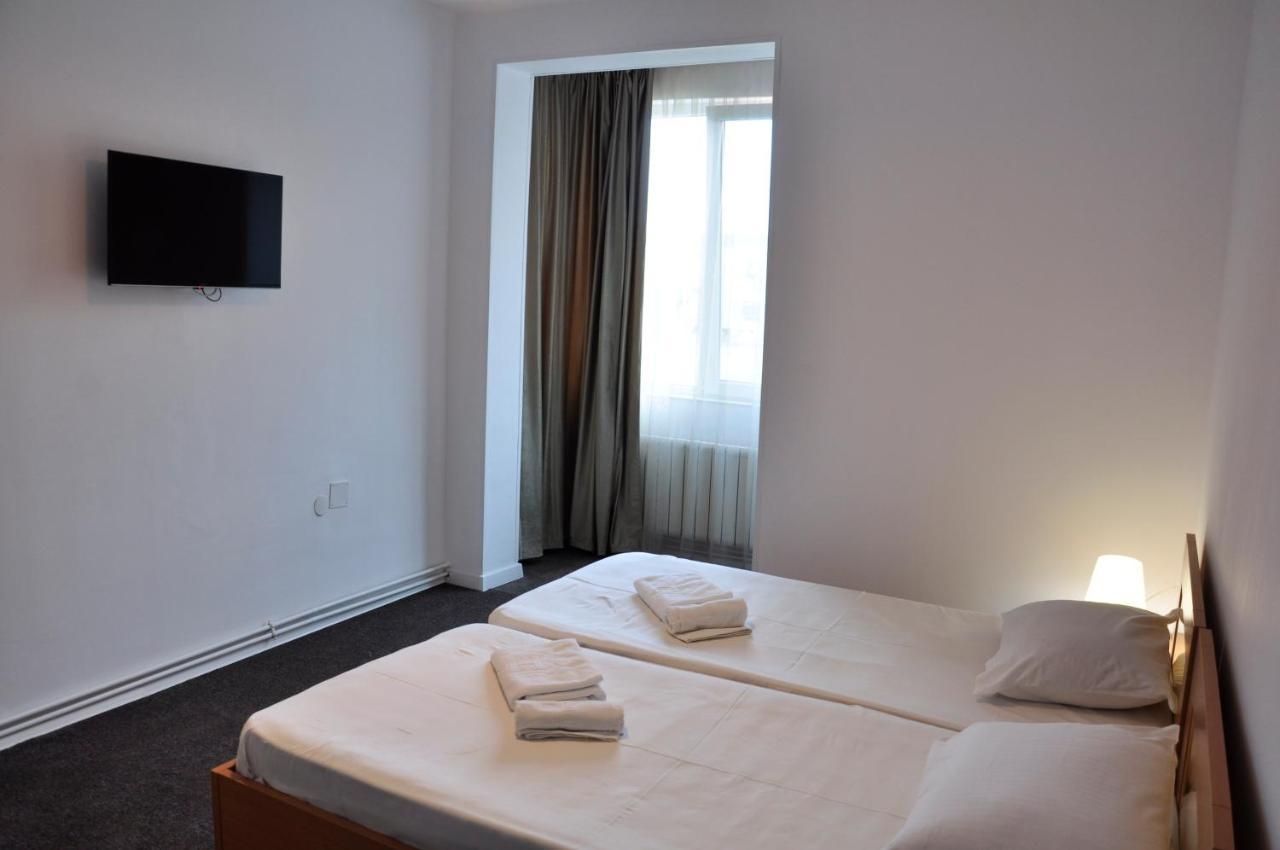 Manea Orsova Hotel Buitenkant foto