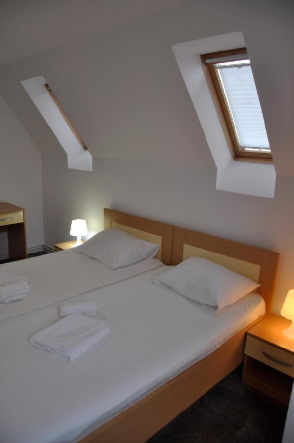 Manea Orsova Hotel Buitenkant foto