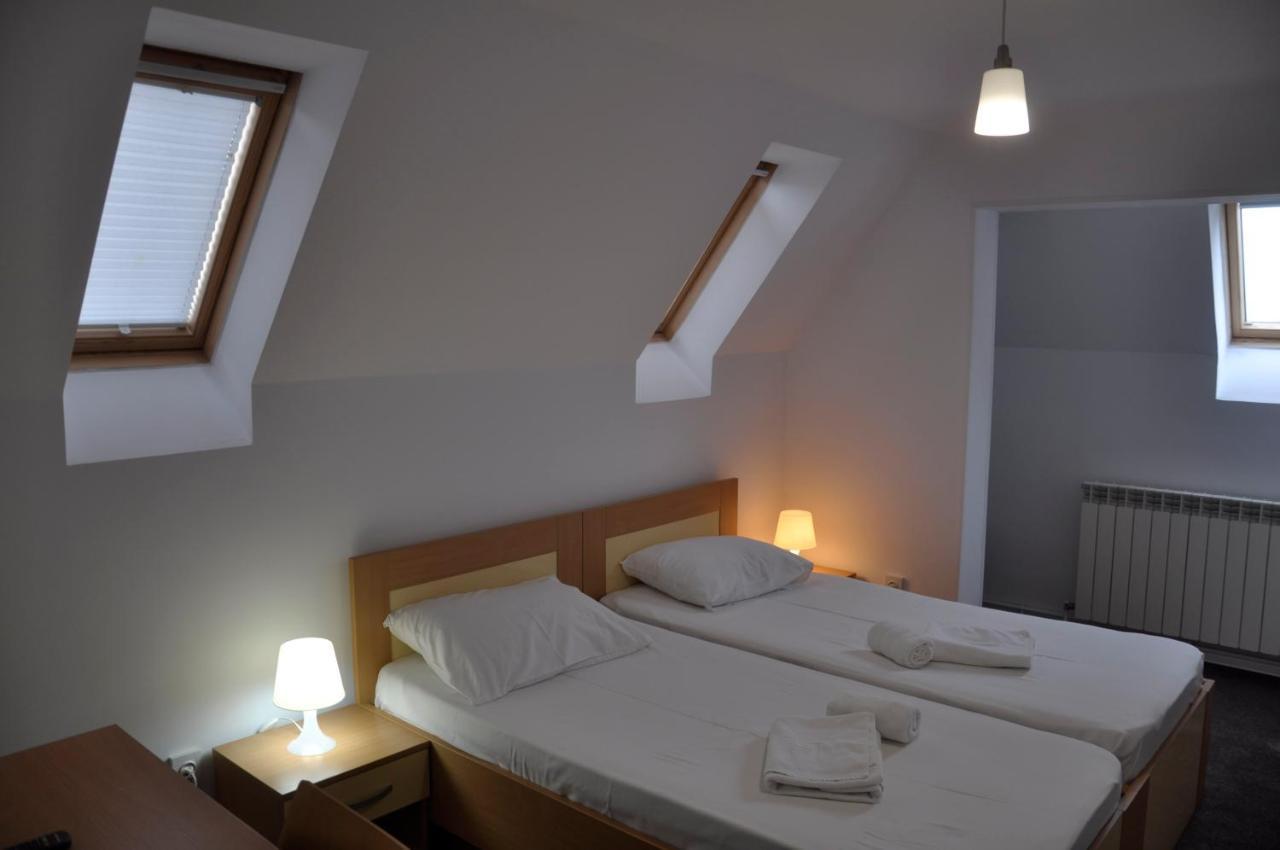 Manea Orsova Hotel Buitenkant foto