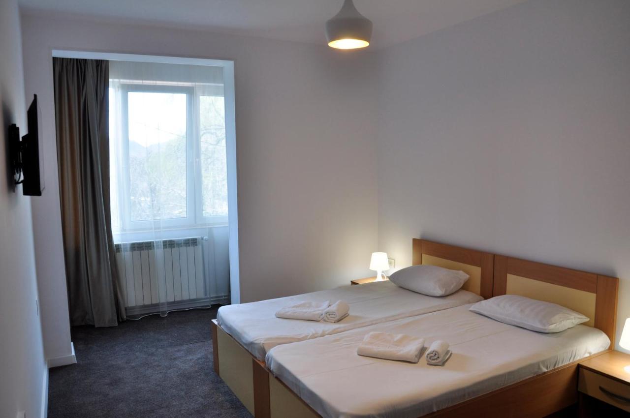 Manea Orsova Hotel Buitenkant foto