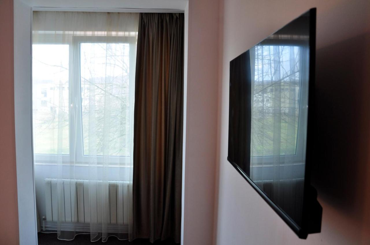 Manea Orsova Hotel Buitenkant foto